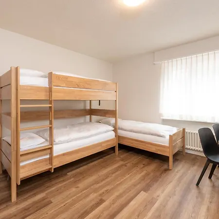 Beautiful Modern Family With Free Parking Apartment