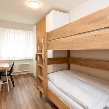 Beautiful Modern Family With Free Parking Apartment *