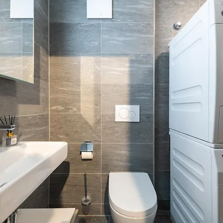 Beautiful Modern Family With Free Parking Apartment St. Moritz