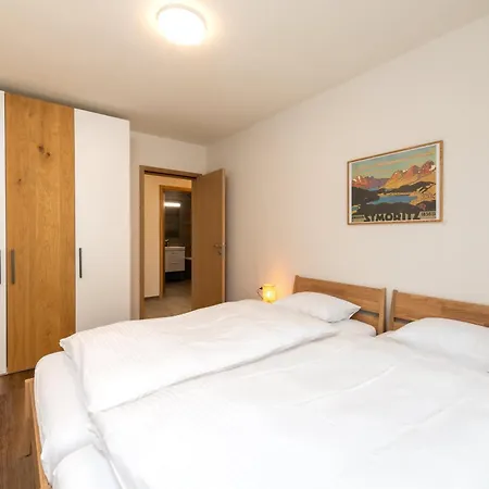 Beautiful Modern Family With Free Parking Apartment