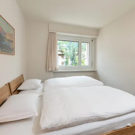 Beautiful Modern Family With Free Parking Apartment