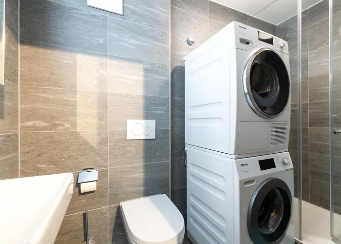 Beautiful Modern Family With Free Parking アパート